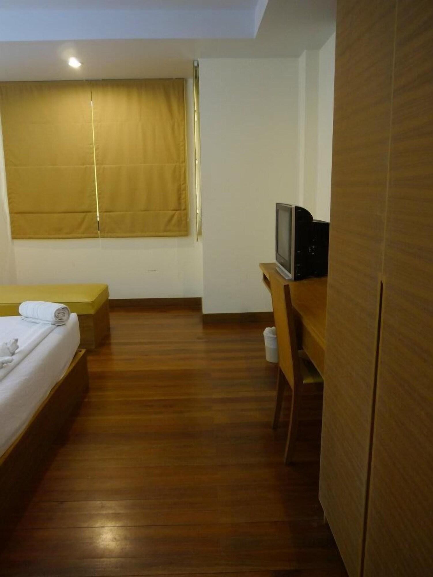 Baan Saikao Plaza Hotel & Service Apartment Koh Chang Exterior foto