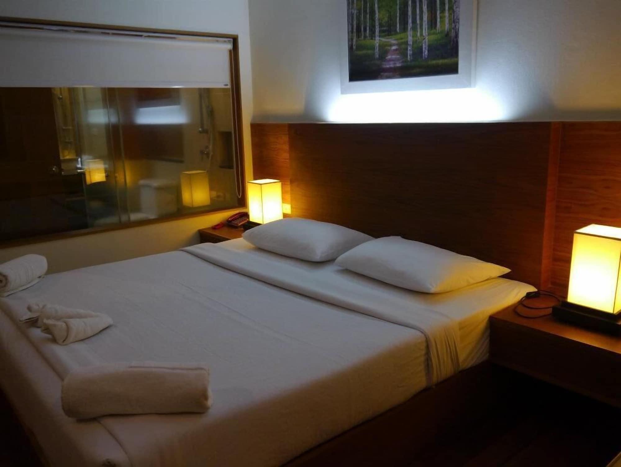 Baan Saikao Plaza Hotel & Service Apartment Koh Chang Exterior foto