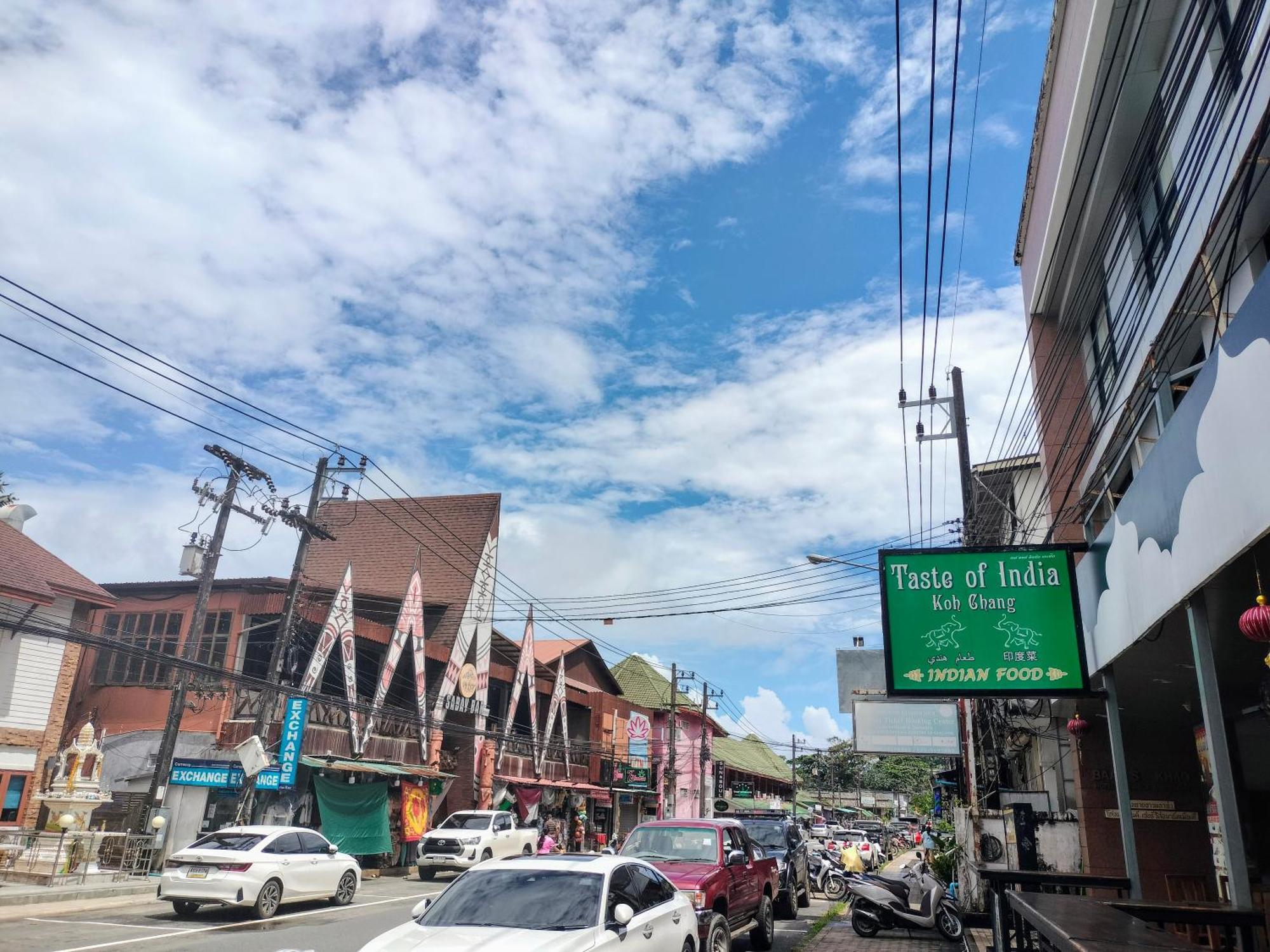 Baan Saikao Plaza Hotel & Service Apartment Koh Chang Exterior foto