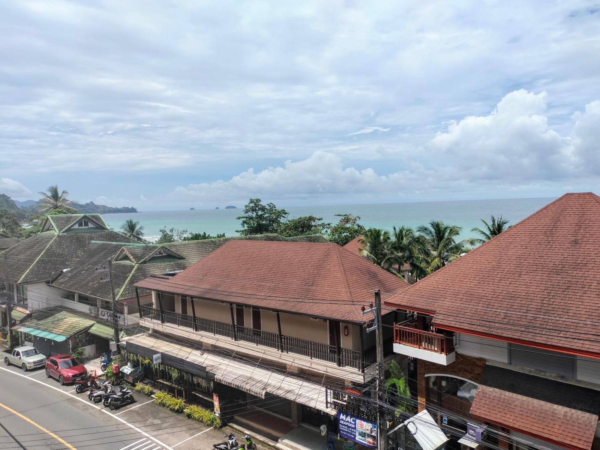Baan Saikao Plaza Hotel & Service Apartment Koh Chang Exterior foto