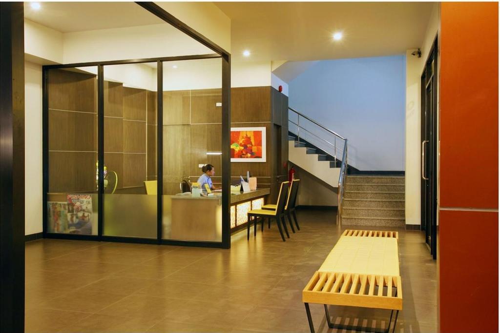 Baan Saikao Plaza Hotel & Service Apartment Koh Chang Exterior foto